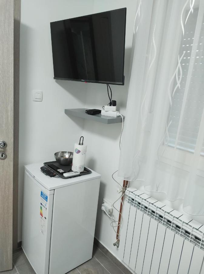 Happy Room Карловаць Екстер'єр фото